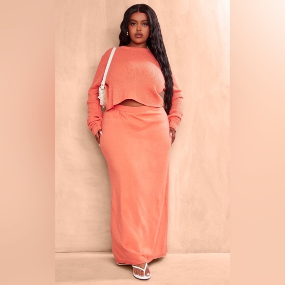 PrettyLittleThing Dresses & Skirts - PrettyLittleThing Midaxi Rust Knit Tube Skirt‎ | 38” Waist to Hem